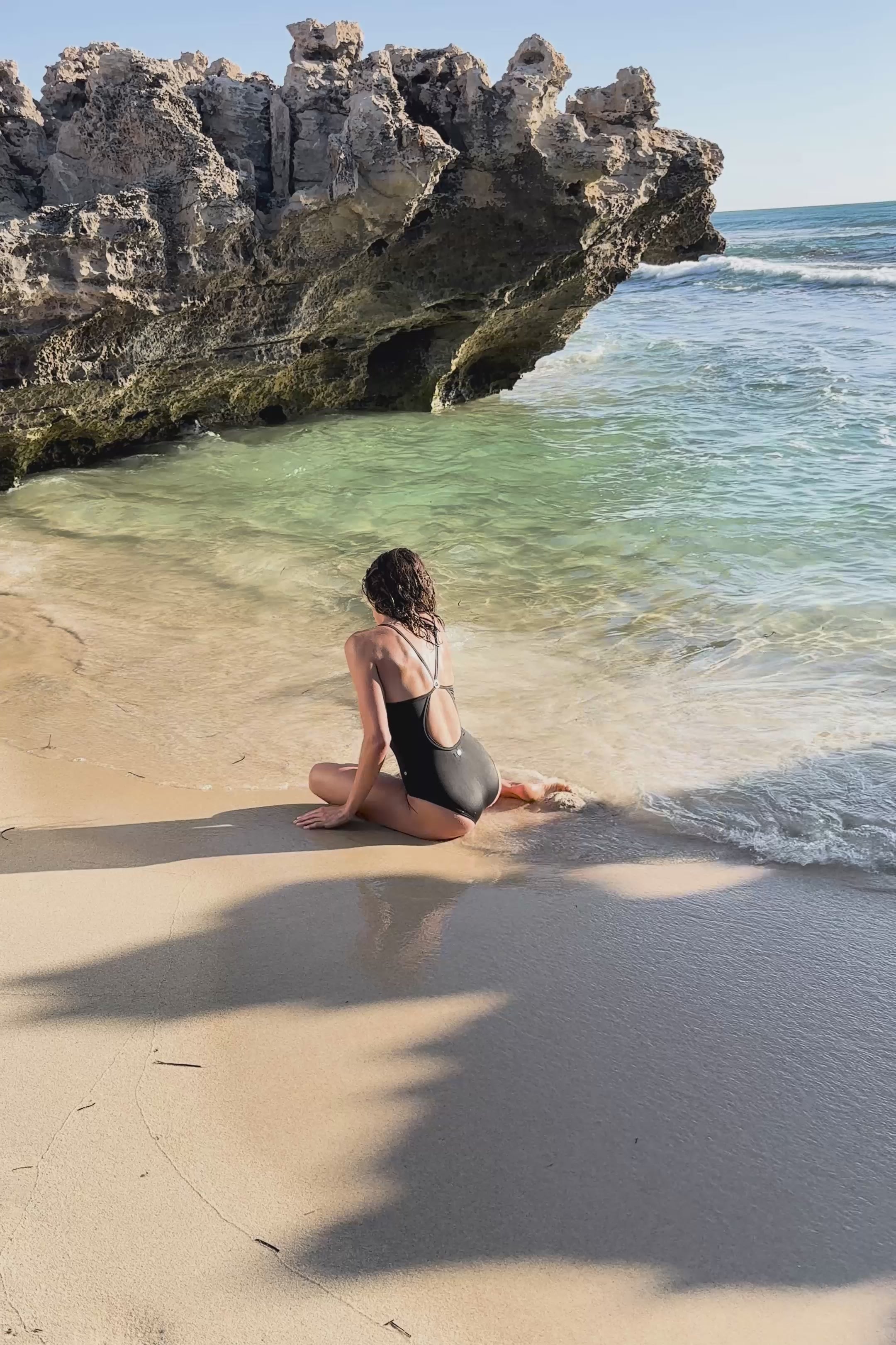 LARISSA LEOTARD – BODILE